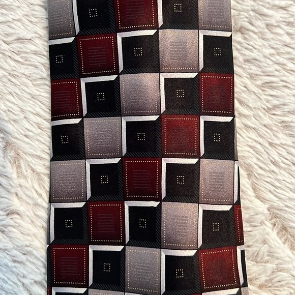 Kilburne and Finch Silk Tie - Picture 2 of 4